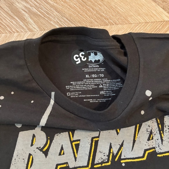 XL Mad Engine Black Batman Tee - Picture 3 of 5